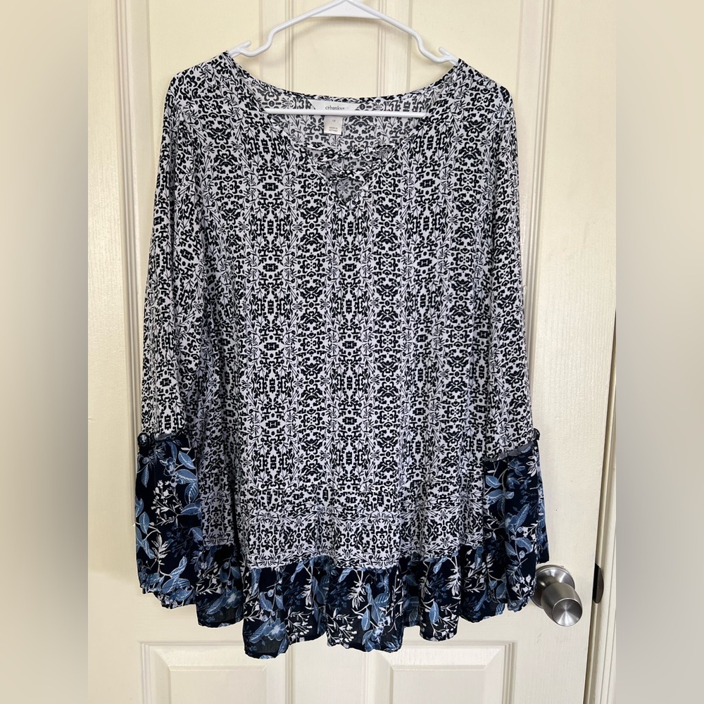 CJ Banks Blue White Floral Blouse 1X Boho Peasant Top Ruffle Hem Bell Sleeve